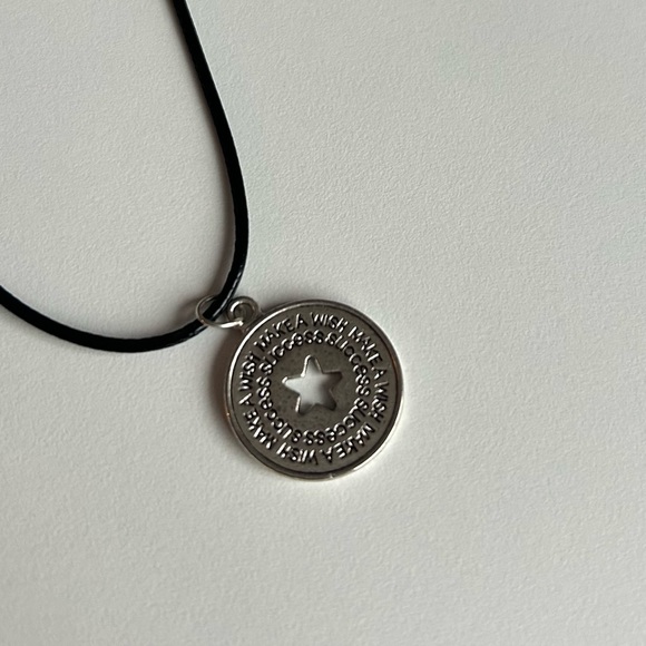 Star Necklace ⭐️ - Picture 2 of 5